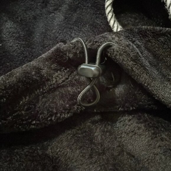 Disney Mickey Mouse Sequin Velvet Fuzzy Pullover Black Sweatshirt Women X-Large - Picture 11 of 14